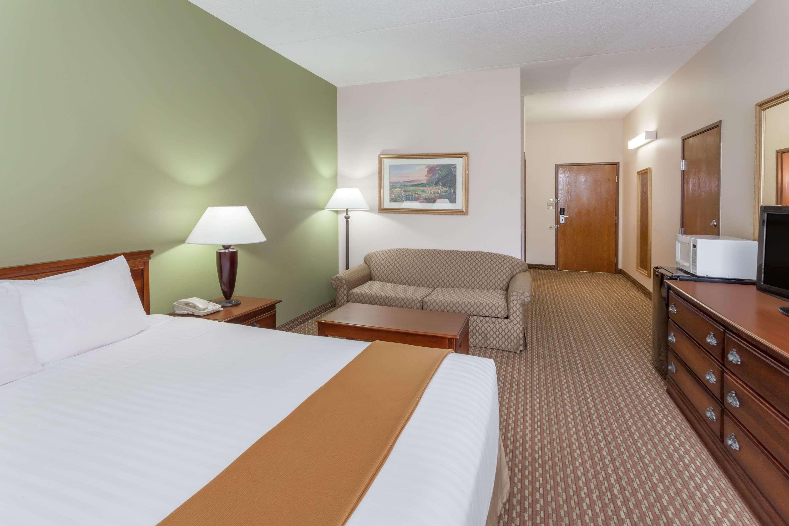 Baymont By Wyndham Lafayette - Purdue University Екстериор снимка