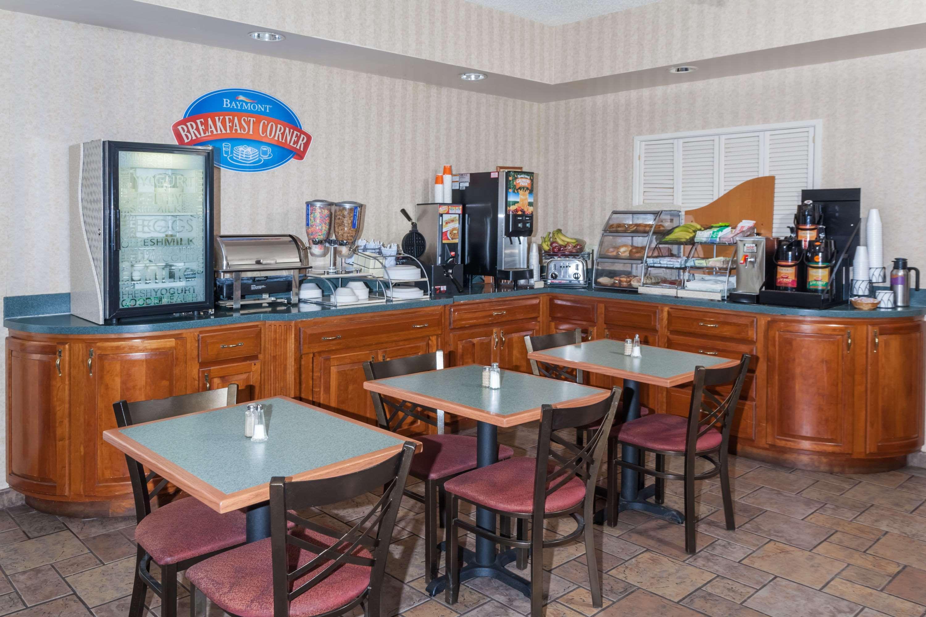 Baymont By Wyndham Lafayette - Purdue University Екстериор снимка