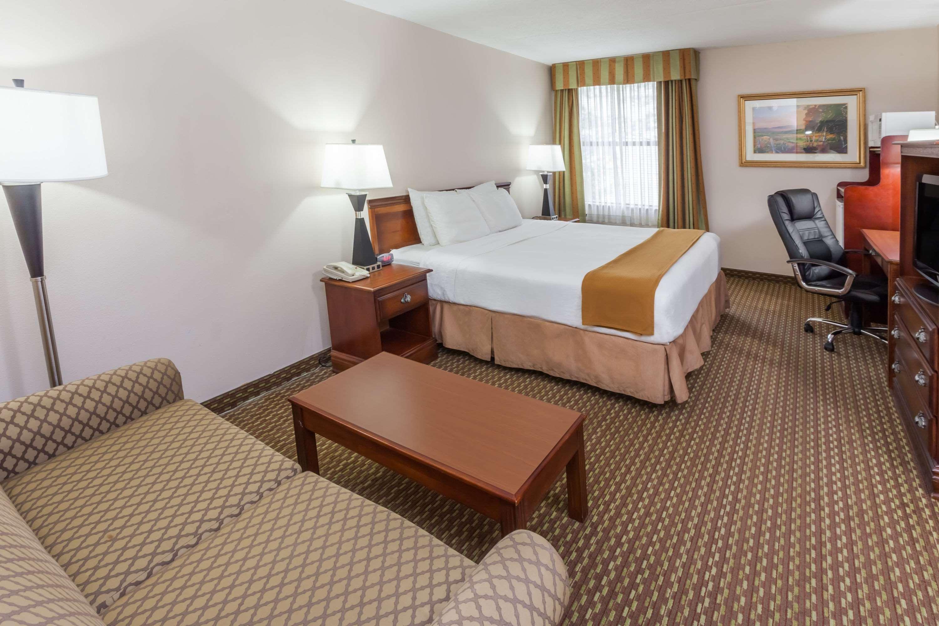 Baymont By Wyndham Lafayette - Purdue University Екстериор снимка