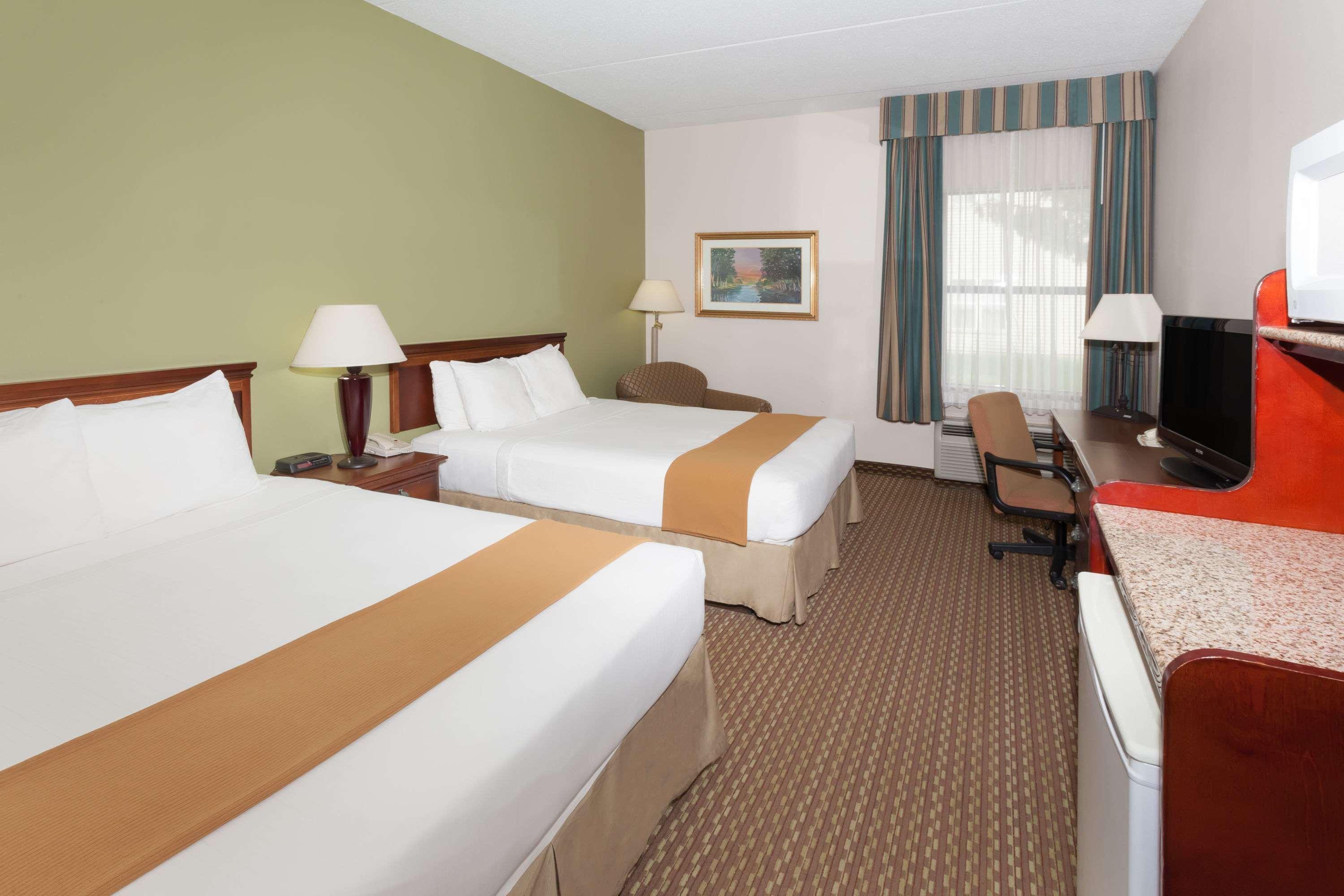 Baymont By Wyndham Lafayette - Purdue University Екстериор снимка